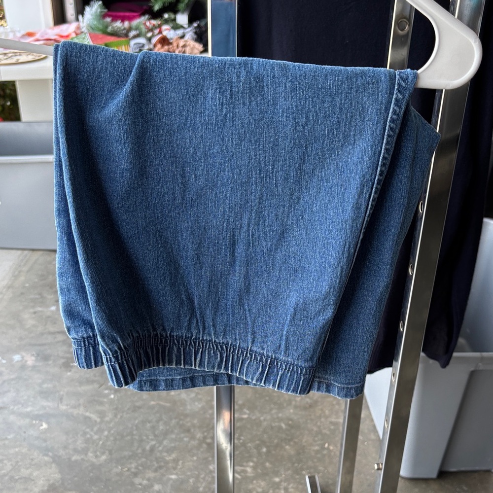 Blue Denim Elastic Waist shorts